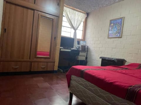comfortable and spacious house with garage Condo in Sacatepéquez Department