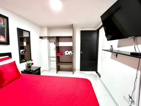 Bed, TV and multimedia, Photo of the whole room, Bedroom, wardrobe