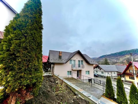 Property building, Day, Mountain view