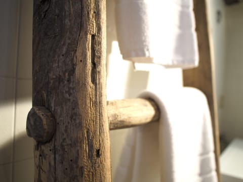Bathroom, Decorative detail