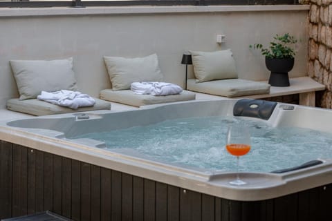 Hot Tub, Spa and wellness centre/facilities, Seating area