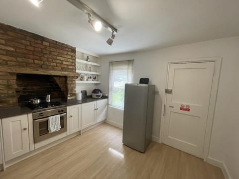 Kitchen or kitchenette, dishwasher, minibar, pet friendly, stove