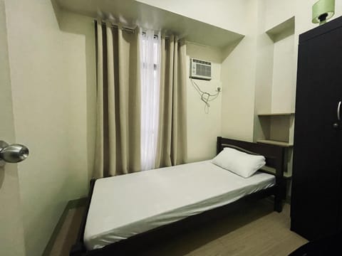Relaxing 2-Bed Apartment in Mandaluyong Condo in Mandaluyong
