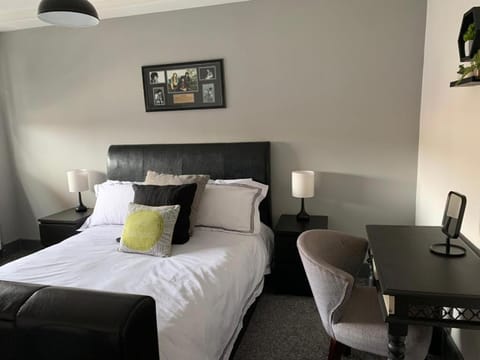 Executive Sea View apartment 3 Bedroom 'Lodge with the Legends' Sleeps up to 8 Apartment in Cleethorpes