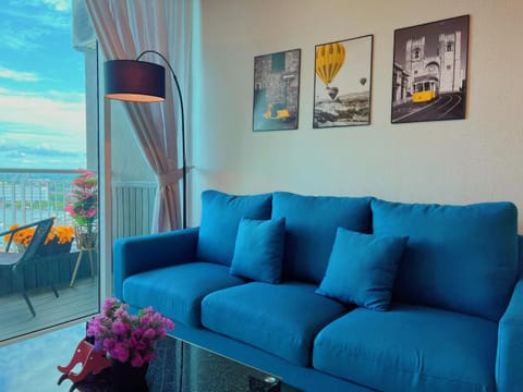 Ipoh Town Family Suite w Balcony[8pax]FREE Parking Condominio in Ipoh