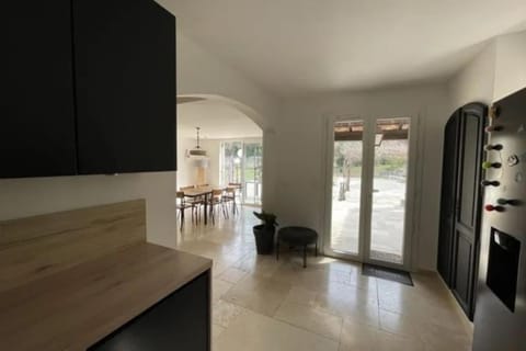 Magnifique villa familiale tout confort à 10 min d'Aix-en-Provence Villa in Aix-en-Provence