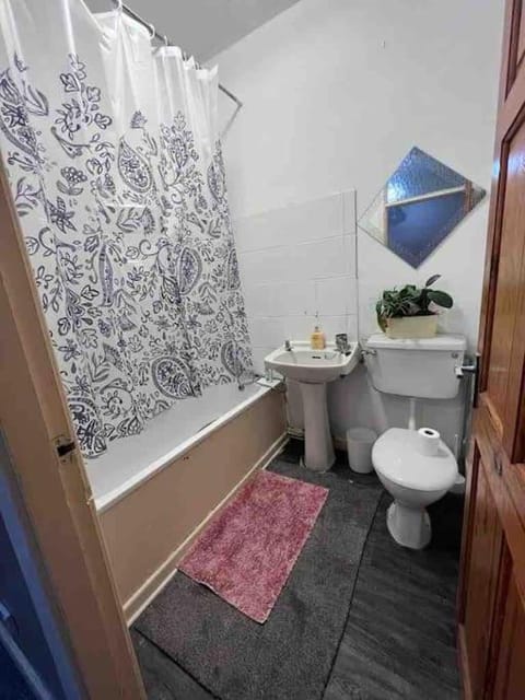 Cosy 2 Bed House in Rochdale Haus in Rochdale