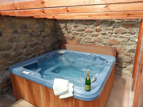 Hot Tub, Open Air Bath