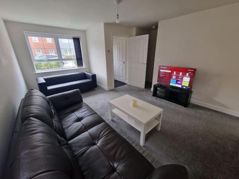 Comfy 3 bed home House in Nottingham