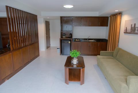 Kitchen or kitchenette, Seating area