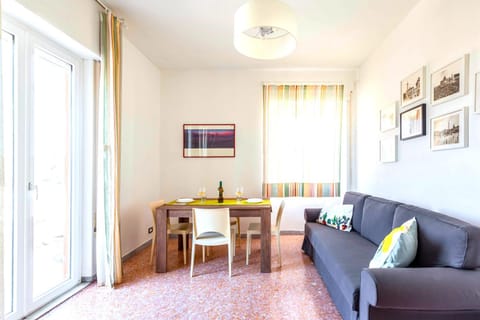TV and multimedia, Living room, Dining area