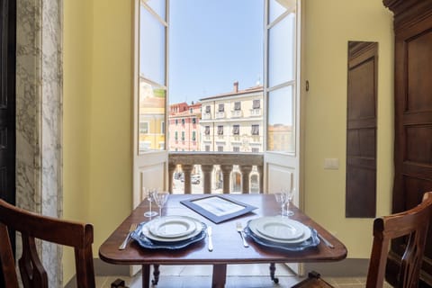 Day, View (from property/room), Dining area, Lunch