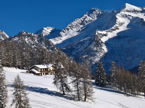 Property building, Natural landscape, Winter, Mountain view