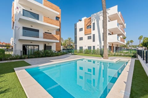 Property building, Day, Pool view, Swimming pool