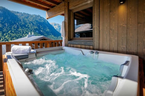 Natural landscape, Hot Tub, Balcony/Terrace, Mountain view