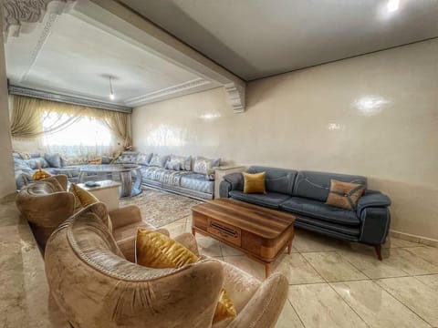 Val fleuri appartement confortable et central Condominio in Tangier
