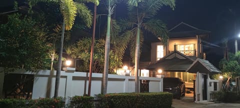 บ้านเรือสำราญ Villa in Pattaya City