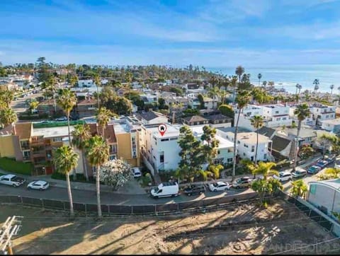 La Jolla Townhouse steps away from Windansea beach House in La Jolla
