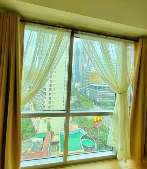 Avant at the Fort BGC Corner Unit with Scenic View Condo in Makati