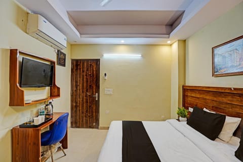 Collection O Shreya Residency Hotel in Noida