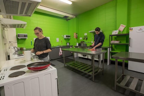 People, Communal kitchen