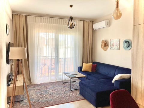 Sunning well city apartment, Lapta Apartamento in Cyprus