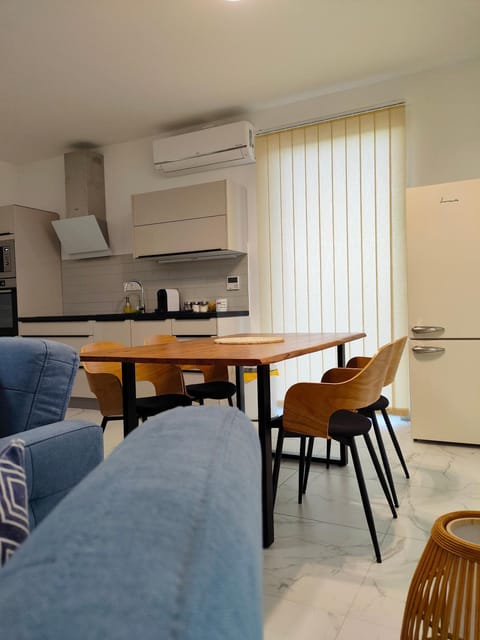 Kitchen or kitchenette, Living room, Dining area, air conditioner