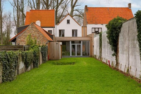 Charming ecologic holiday home in Damme House in Bruges