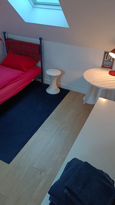 Chambre en duplex proche mer Vacation rental in Saint-Nazaire