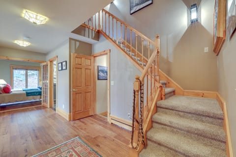 Ski-In and Ski-Out Townhome in Jay Peak Ski Resort! Haus in Jay