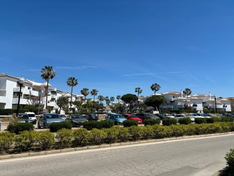 Property building, Street view, Location