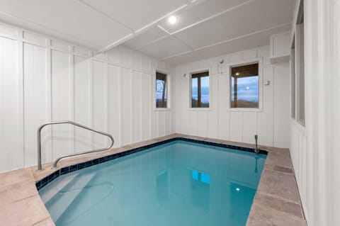 Mountain View Manor Pool Hot Tub Game Room House in Sevier County