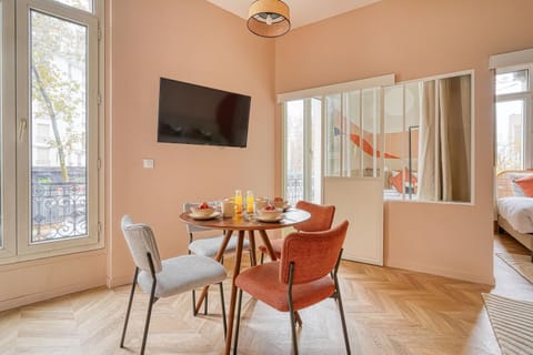 Appartement Place du Marechal Juin - Gourgaud Apartment in Levallois-Perret