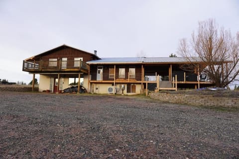 The McCall House- Hot Tub, A/C, Huge Covered Patio House in McCall