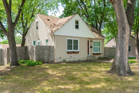 Contempo Cottage Casa in Richfield