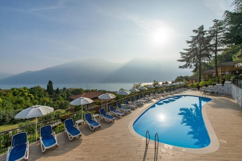 Solarium, Swimming pool