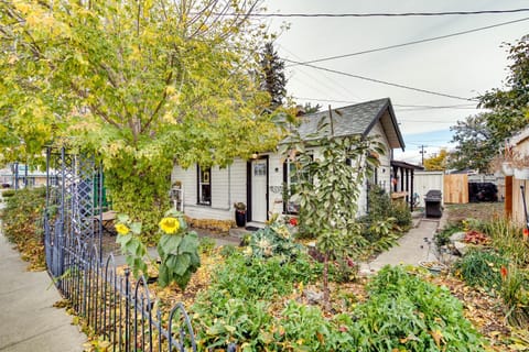 Charming Ellensburg Cottage with Private Outdoor Bar House in Ellensburg
