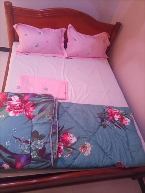 Pearl motel buloba opposite forrest park Bed and Breakfast in Kampala