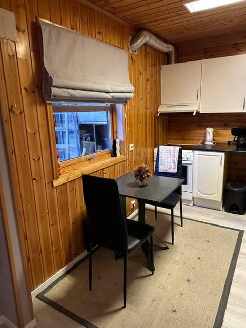 Very centrally located apartment with free parking Condo in Tromso