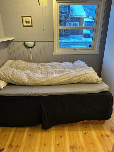 Very centrally located apartment with free parking Condo in Tromso