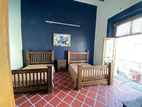 HOSTAL CON 4 HABITACIONES SENCILLAS EN SEGUNDO PISO Pousada com café da manhã (B&B) in Atlixco