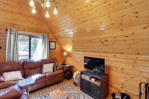 Rustic-Modern Overgaard Cabin with Decks and Fire Pit! Haus in Heber-Overgaard