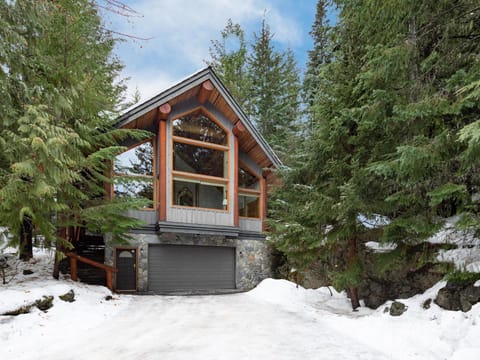 Falcon's Nest | Classic Log Home w/ Village Parking, Hot Tub, & Fireplace House in Whistler