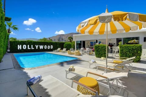 Palm Springs Luxury Home With a POOL, Next to Downtown & Airport House in Palm Springs