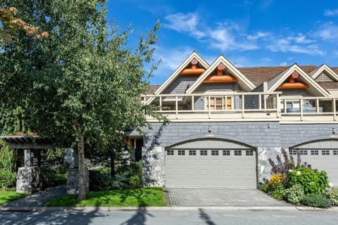 Goldenwood 8337 | Townhome w/ Panoramic Fairway View, Top-Deck Hot Tub, 2 Car Garage House in Whistler