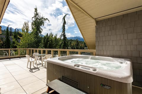 Goldenwood 8337 | Townhome w/ Panoramic Fairway View, Top-Deck Hot Tub, 2 Car Garage House in Whistler