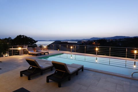 Balcony/Terrace, Swimming pool