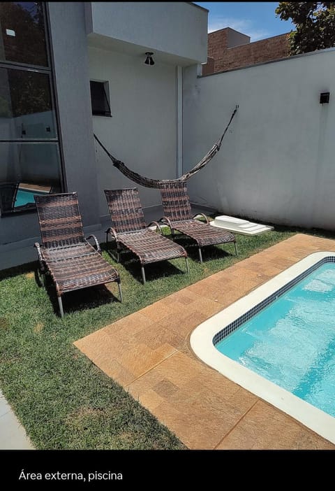 Linda casa com piscina House in Ribeirão Preto