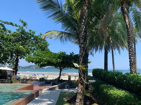 Casa pé na areia Juquehy House in São Sebastião