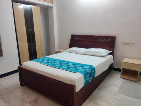 Roshini Serviced Apartments Bed and Breakfast in Chennai
